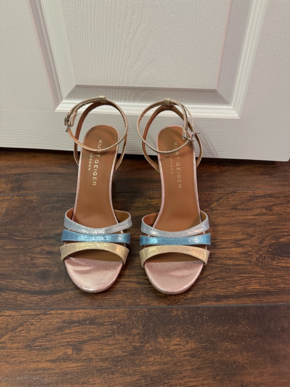 heels - Picture 2 of 5